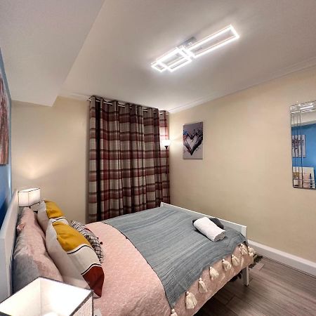 Posh 2-Bedroom, Living Room, Kitchen & 1.5 Bathroom لندن المظهر الخارجي الصورة