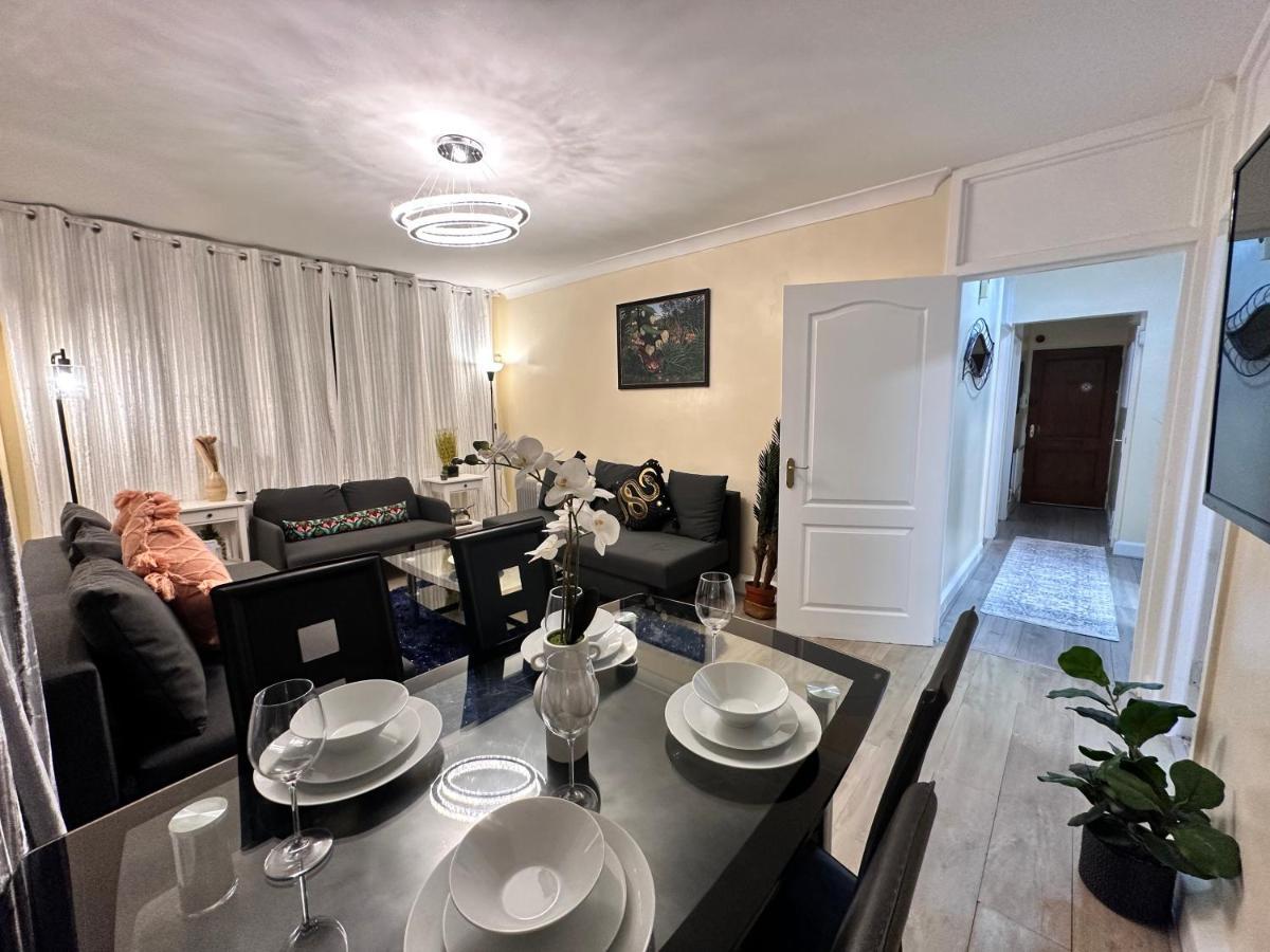 Posh 2-Bedroom, Living Room, Kitchen & 1.5 Bathroom لندن المظهر الخارجي الصورة