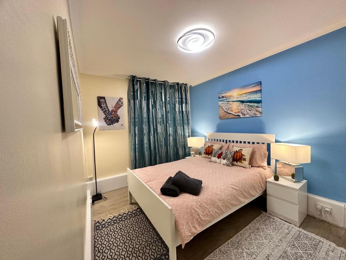 Posh 2-Bedroom, Living Room, Kitchen & 1.5 Bathroom لندن المظهر الخارجي الصورة
