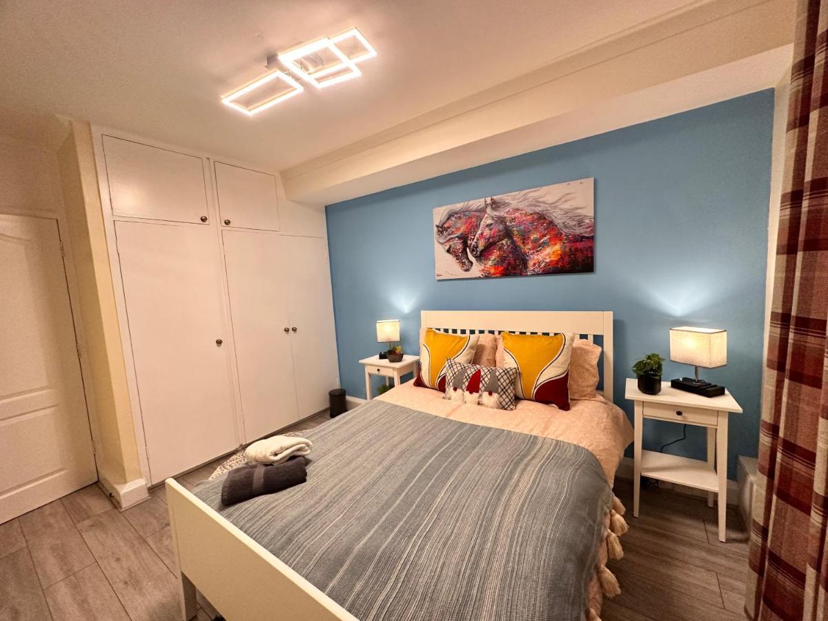 Posh 2-Bedroom, Living Room, Kitchen & 1.5 Bathroom لندن المظهر الخارجي الصورة