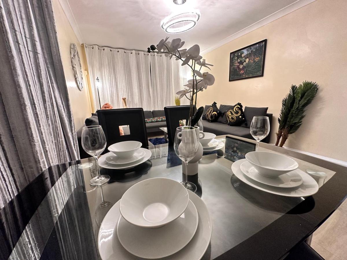 Posh 2-Bedroom, Living Room, Kitchen & 1.5 Bathroom لندن المظهر الخارجي الصورة